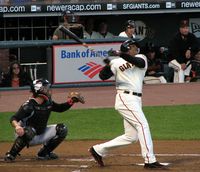 Barry_Bonds_follow_through